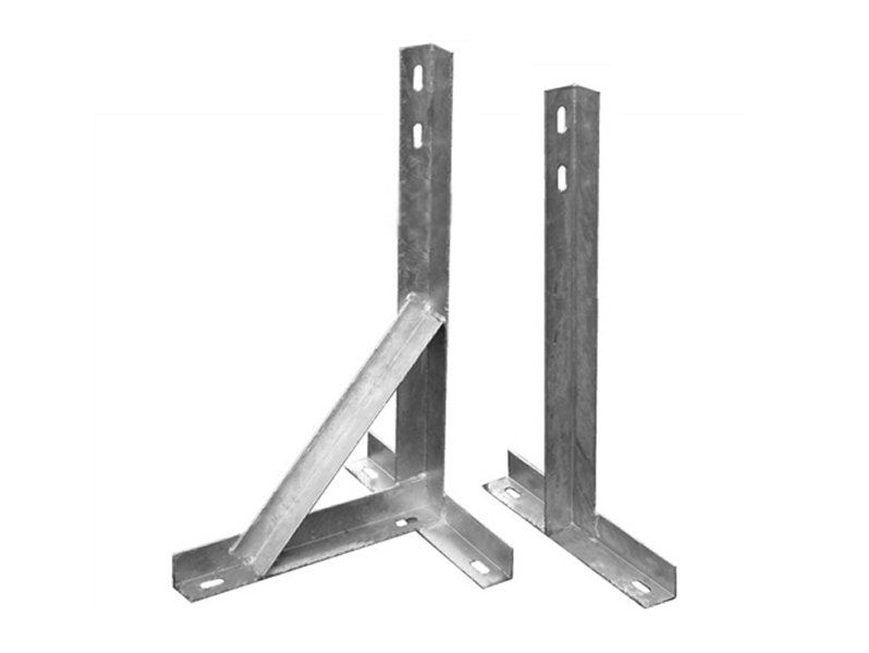 Blake 18" T&K Welded Wall Bracket Galvanized